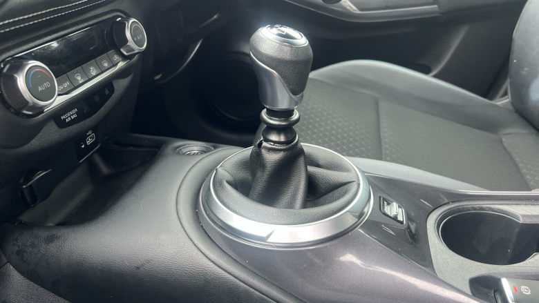 Nissan Juke 1.0 DiG-T 114 N-Connecta 5dr Petrol Hatchback